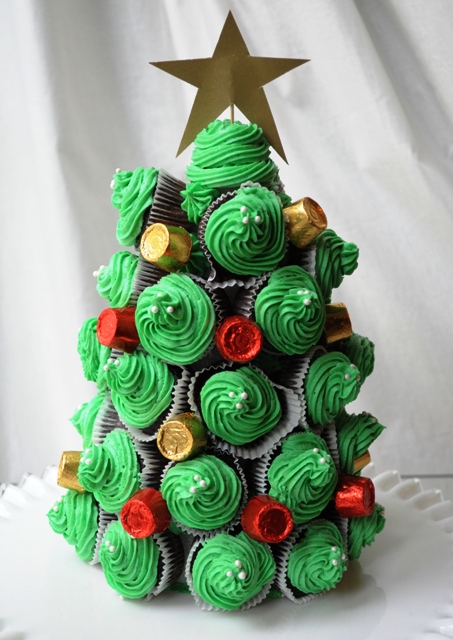 10 Irresistible Christmas Tree Cupcakes - Roxy's Kitchen